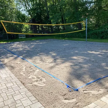 Ferienhaeuser Boddenstrand Apartment Wiek auf Ruegen